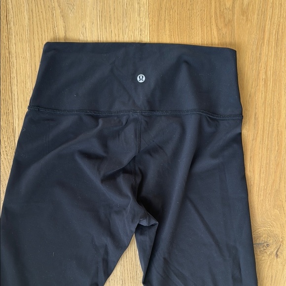 Lululemon mid-rise Black Leggings - Picture 1 of 3